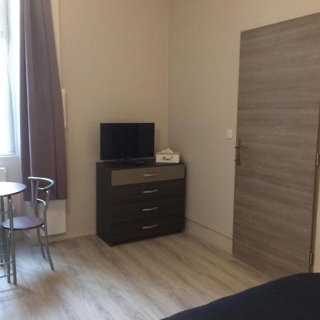 Studio Proche Gare Avec Kitchenette Et Wifi - Porte Rouge Thiviers ภายนอก รูปภาพ