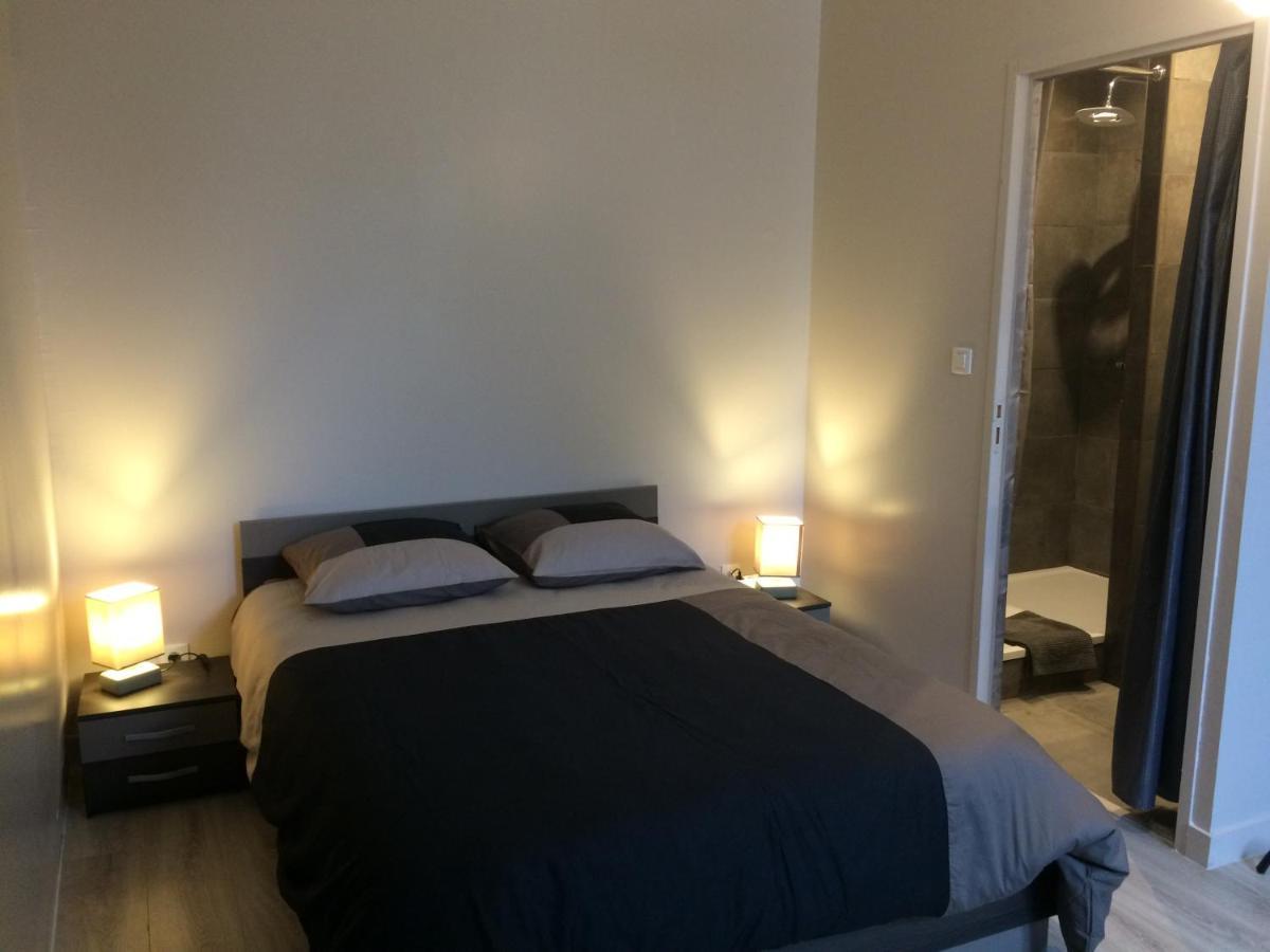 Studio Proche Gare Avec Kitchenette Et Wifi - Porte Rouge Thiviers ภายนอก รูปภาพ