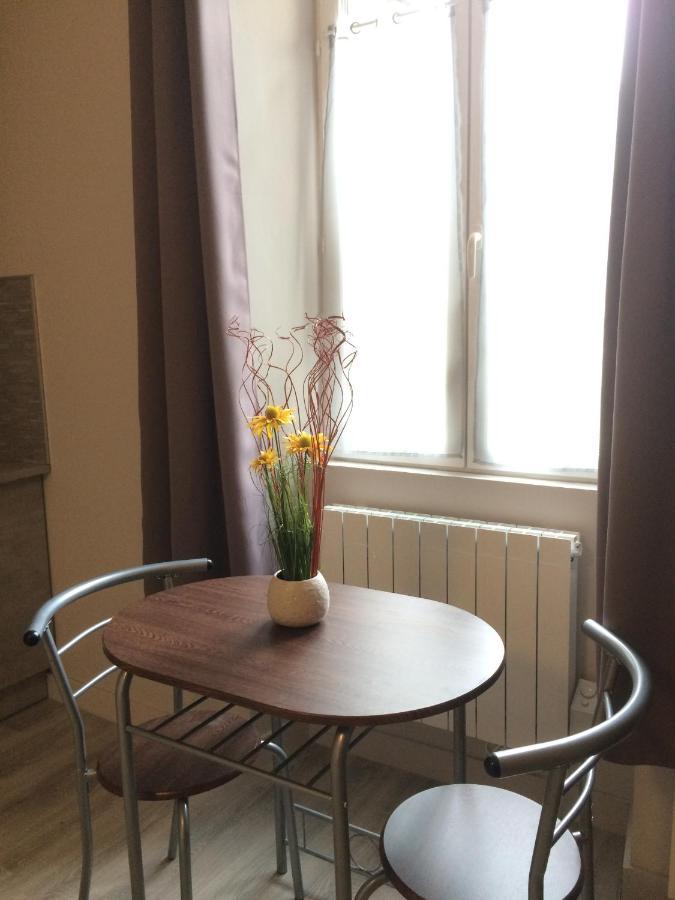 Studio Proche Gare Avec Kitchenette Et Wifi - Porte Rouge Thiviers ภายนอก รูปภาพ